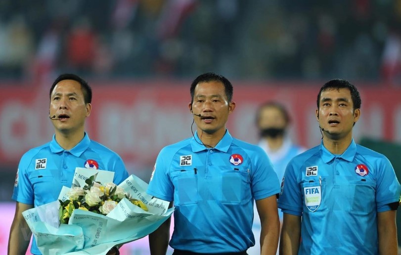 Trọng tài Trần Đình Thịnh khiến đội Hải Phòng mất đi quả phạt Penalty